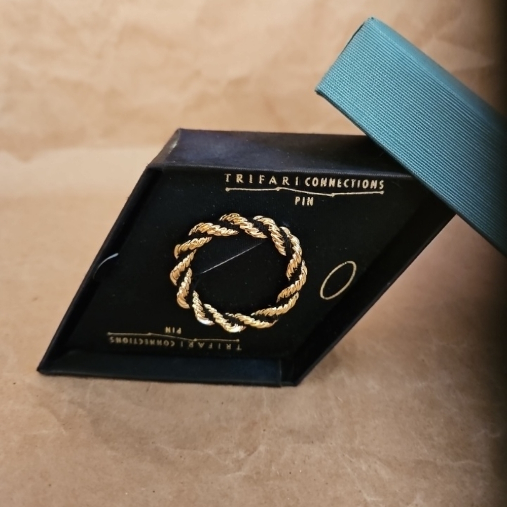 Trifari Twisted Brooch Pin Gold Black Vintage New In Box